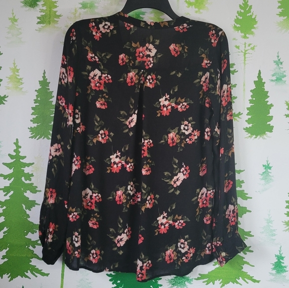 Hollister Floral Semi Sheer Button-Up Top - Picture 2 of 7